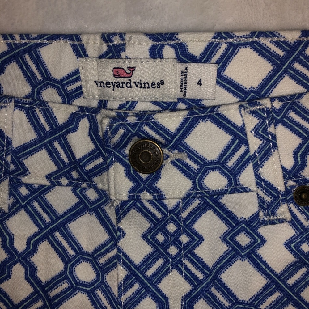 Vineyard vines skinny jeans. Never worn!